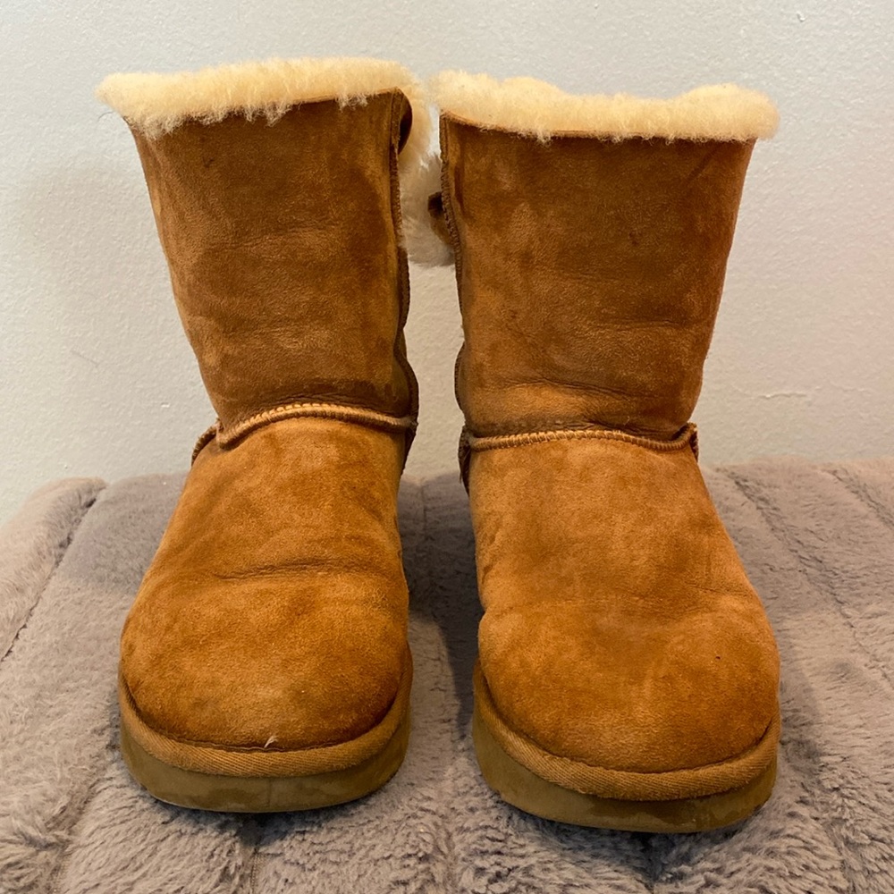 UGG